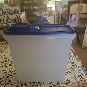 Tupperware  Cereal Dispenser
